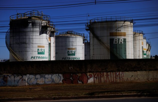 Tanques de combustíveis da Petrobras