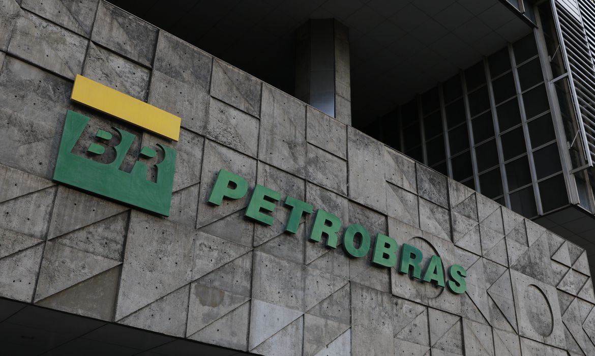 Rio de Janeiro - Edifício sede da Petrobras no Centro do Rio