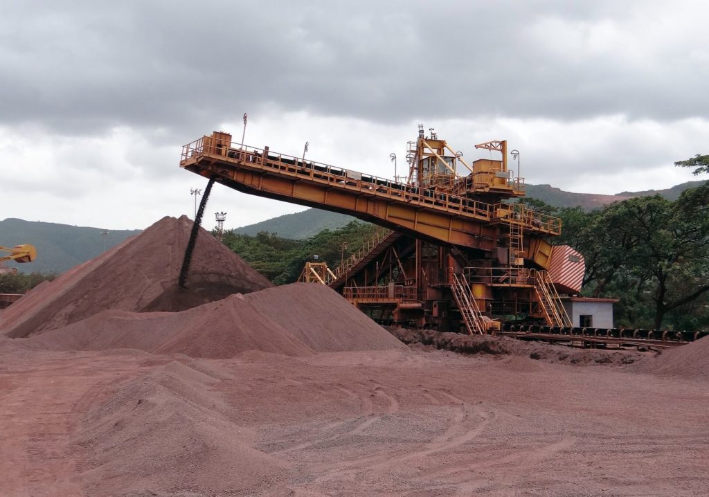 Imagem genérica de um campo de mineração 