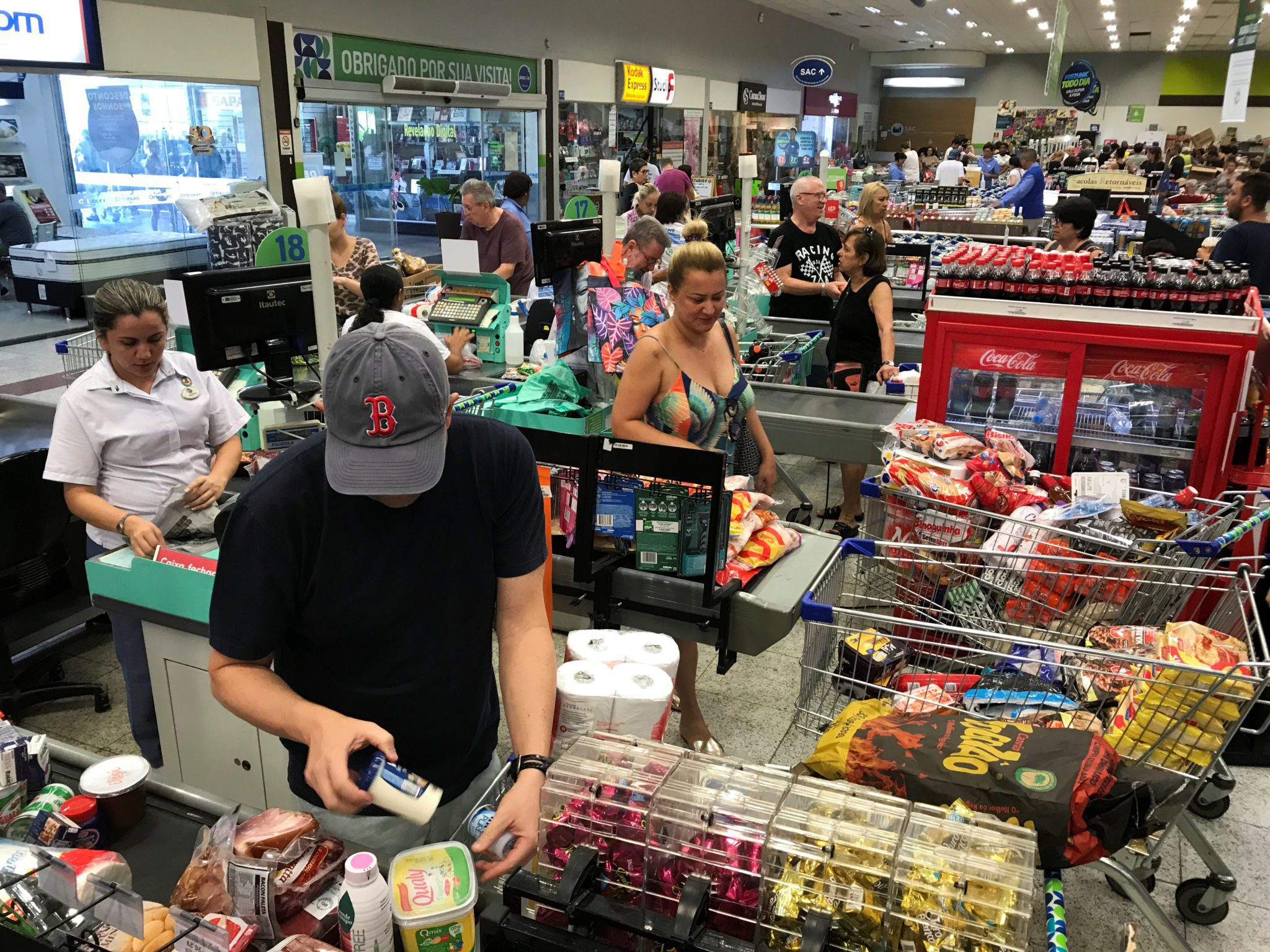 compras no mercado, setor de serviços