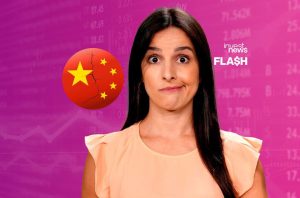 Mulher confusa ao lado de uma bandeira da China rachada, com dados financeiros ao fundo.