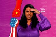 Mulher preocupada diante de punhos dos EUA e China, simbolizando tensão econômica em cenário financeiro.