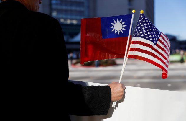 Bandeiras de Taiwan e EUA na Califórnia