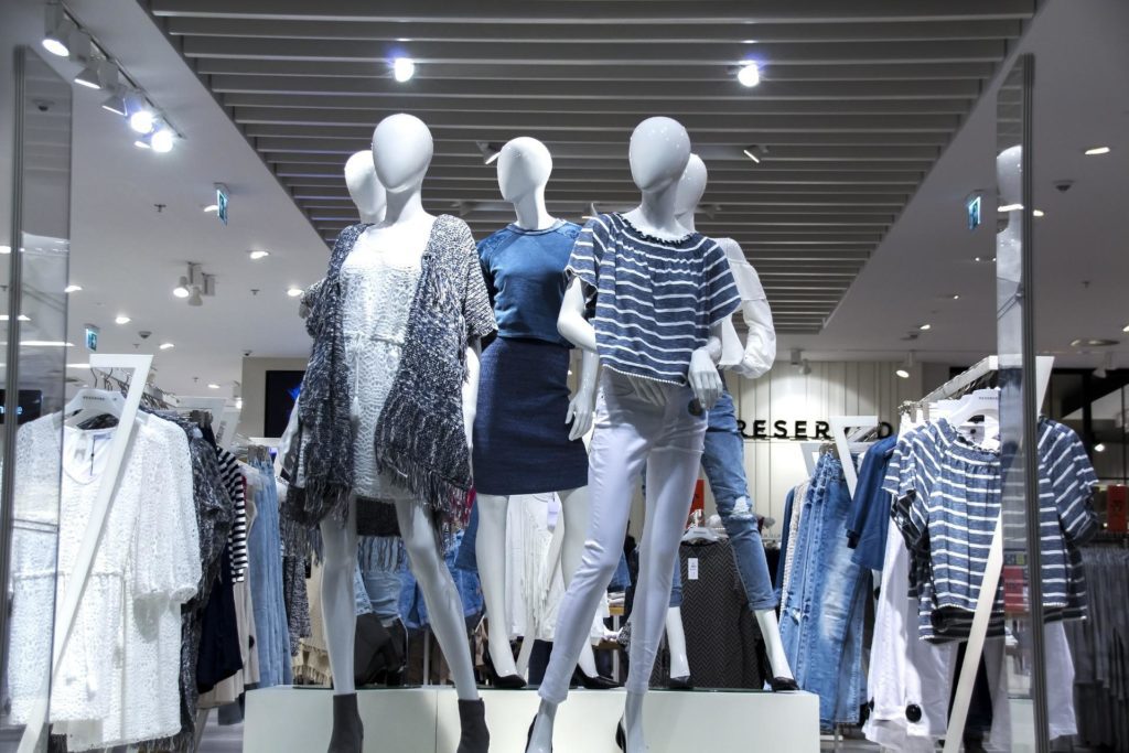 manequins em loja de roupas (imagem ilustrativa ipc-fipe)