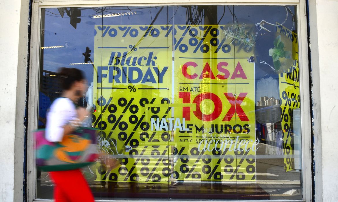 Movimento no comércio da rua Teodoro Sampaio, em Pinheiros, durante o Black Friday, em foto de arquivo (Rovena Rosa/Agência Brasil)