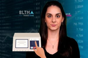 Mulher em fundo de dados financeiros. Uma mão aciona urna eletrônica. Logos Investnews.