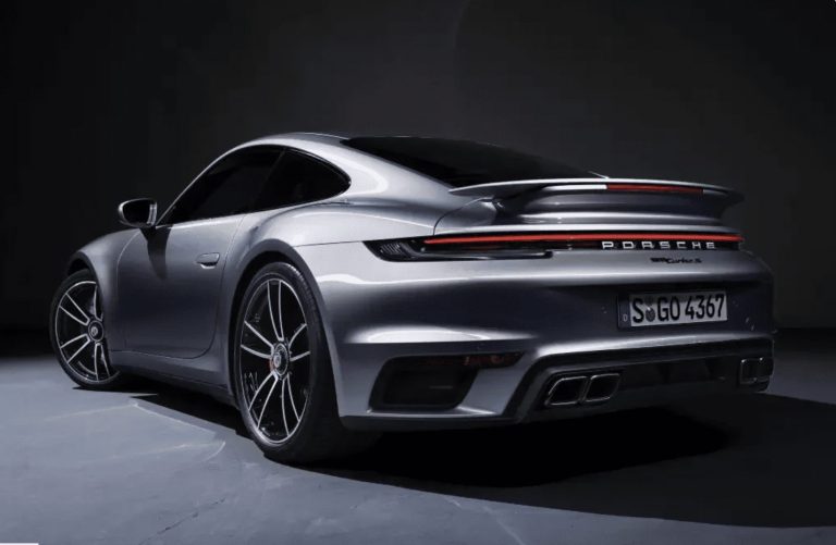 carro porshe prateado