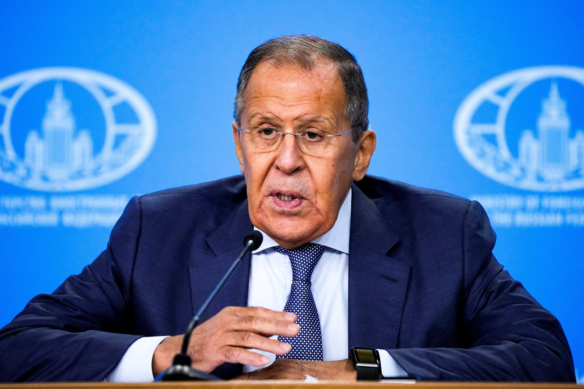 Ministro das Relações Exteriores da Rússia, Sergei Lavrov, discursando em Moscou