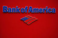Logotipo da Bank of America com nome em azul e símbolo azul e vermelho em fundo vermelho.