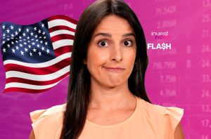 Mulher com expressão intrigada, bandeira dos EUA e dados financeiros em fundo rosa. Logo 'invest news FLASH'.