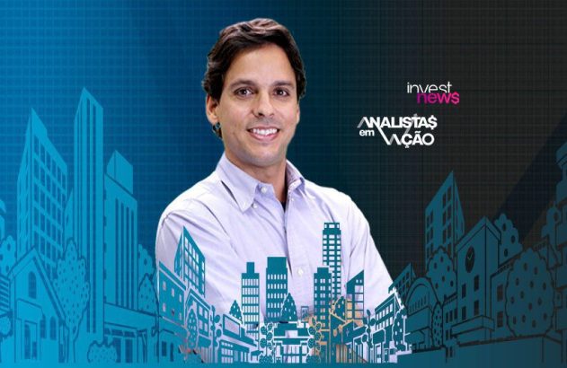 Homem sorridente com cityscape azul e logos "invest news" e "ANALISTAS em AÇÃO".