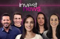 Equipe Invest News: cinco pessoas (homens e mulheres) sorrindo, com o logo "invest new$" no topo.
