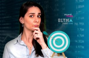 Mulher pensativa, com flecha no alvo, sobre fundo de dados e gráficos financeiros.