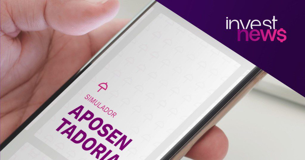 Foto de um celular com o Simulador de Aposentadoria de InvestNews na tela