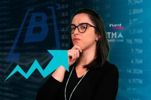 Mulher com óculos pensa, em fundo com gráficos financeiros e seta de alta. Logo Investnews.