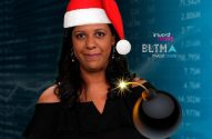 Mulher de chapéu de Natal com bomba de pavio aceso ao lado. Fundo com dados financeiros e logo Investnews.