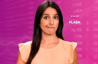 Apresentadora com expressão intrigada, diante de um painel financeiro rosa. Inclui o logo Invest News Flash.