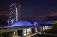 Vista noturna do Congresso Nacional
