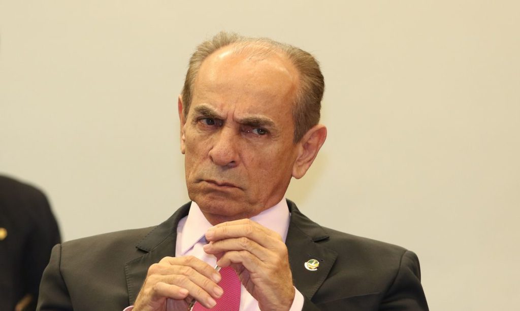 Presidente da CMO, senador Marcelo Castro (MDB-PI), na Comissão Mista de Orçamento da Câmara dos Deputados