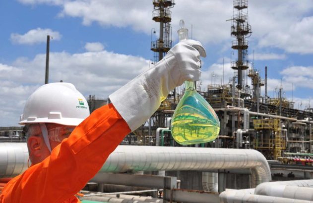 profissional na refinaria da petrobras