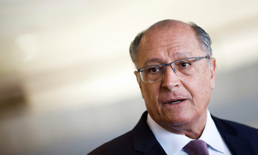 Brasil vai atrás dos EUA para tentar aliviar as tarifas sobre aço e alumínio, diz Alckmin