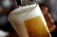 alcool da marca Petrópolis