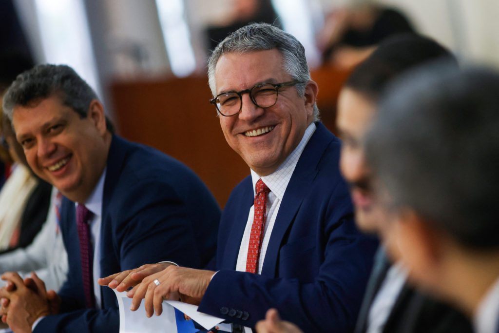 Padilha (de óculos) participa de reunião ministerial no Palácio do Planalto