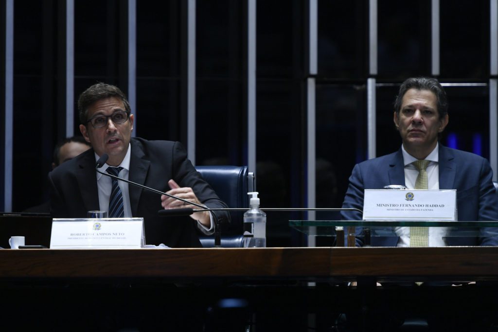 Presidente do BC, Roberto Campos Neto; ministro da Fazenda, Fernando Haddad (Foto: Edilson Rodrigues/Agência Senado)