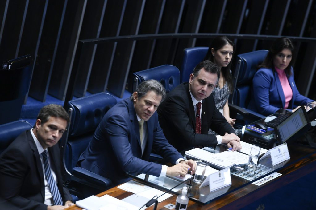 Presidente do BC, Roberto Campos Neto; ministro da Fazenda, Fernando Haddad; presidente do Senado, Rodrigo Pacheco; ministra do do Planejamento, Simone Tebet. (Foto: Edilson Rodrigues/Agência Senado)