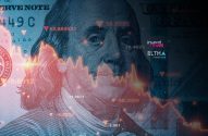 Benjamin Franklin (dólar) com gráficos financeiros digitais vermelhos sobrepostos, indicando análise de mercado.