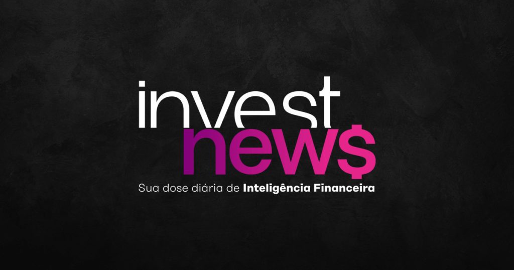 Logo InvestNews em branco e degrade do roxo para rosa, sobre fundo de cimento queimado tonalidade escura.