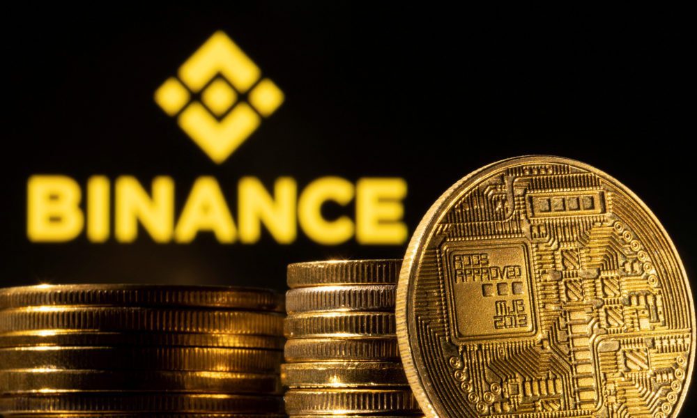 Bitcoin cai mais de 6% após SEC acusar Binance de violar leis