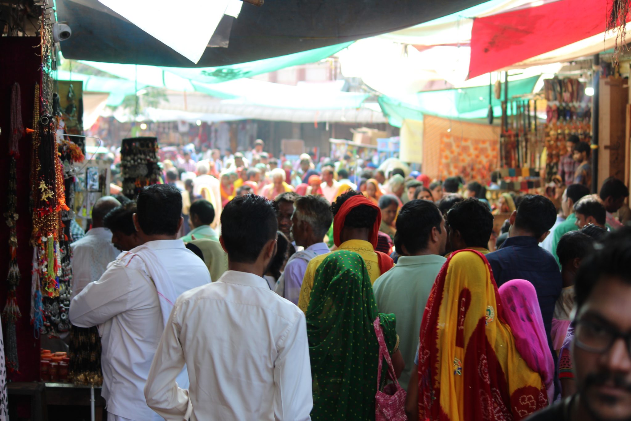 Indianos em Pushkar, na Índia.