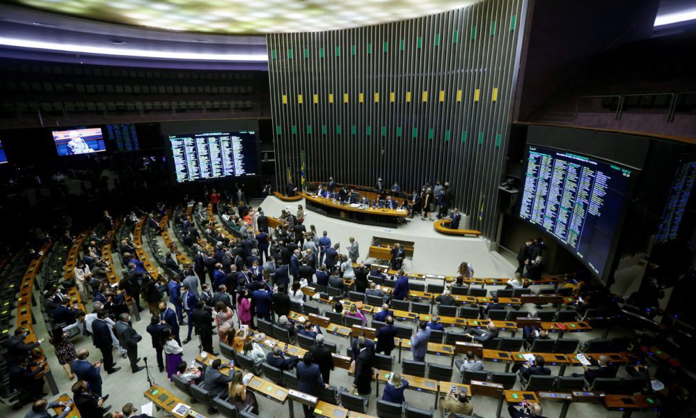 Fim da desoneração da folha de pagamento avança na Câmara dos Deputados