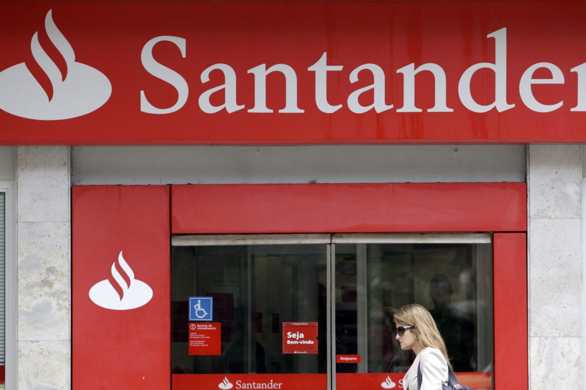 Santander tem lucro recorde, mas provisão de US$ 540 mi no Brasil ...