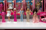 A nova linha de bonecas Barbie, com tema do próximo lançamento do filme. (Fotógrafa: Alisha Jucevic/Bloomberg)