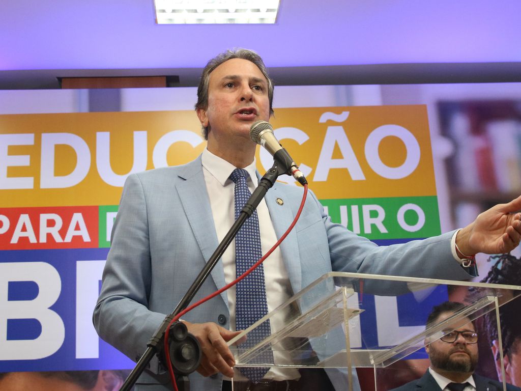 Brasília (DF), 07-07-2023 - O ministro da Educação, Camilo Santana, fala durante cêrinomia de posse dos novos reitores de universidades federais. Foto Valter Campanato/ Agência Brasil.