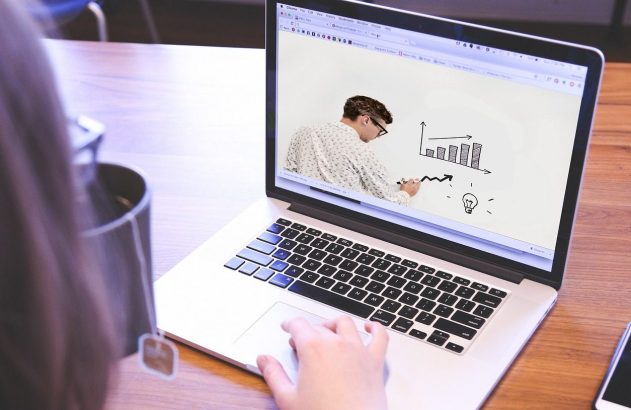 Conteúdo online (Imagem de Tumisu por Pixabay)