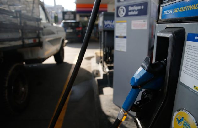 Bomba de diesel em posto de abastecimento da cidade de Teresópolis, na região serrana do Rio de Janeiro. (Foto: Fernando Frazão/Agência Brasil)