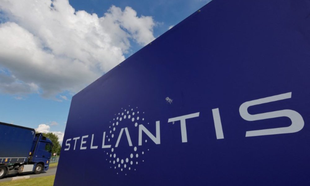 Stellantis está trabalhando para evitar fechamento de fábricas, diz CEO