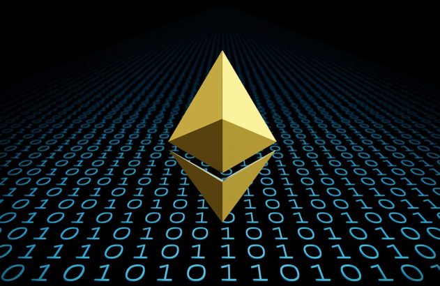 Logo dourado do Ethereum sobre um fundo tecnológico de código binário azul.
