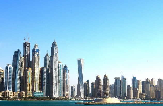 Dubai (Imagem de Onno Kalverda por Pixabay)