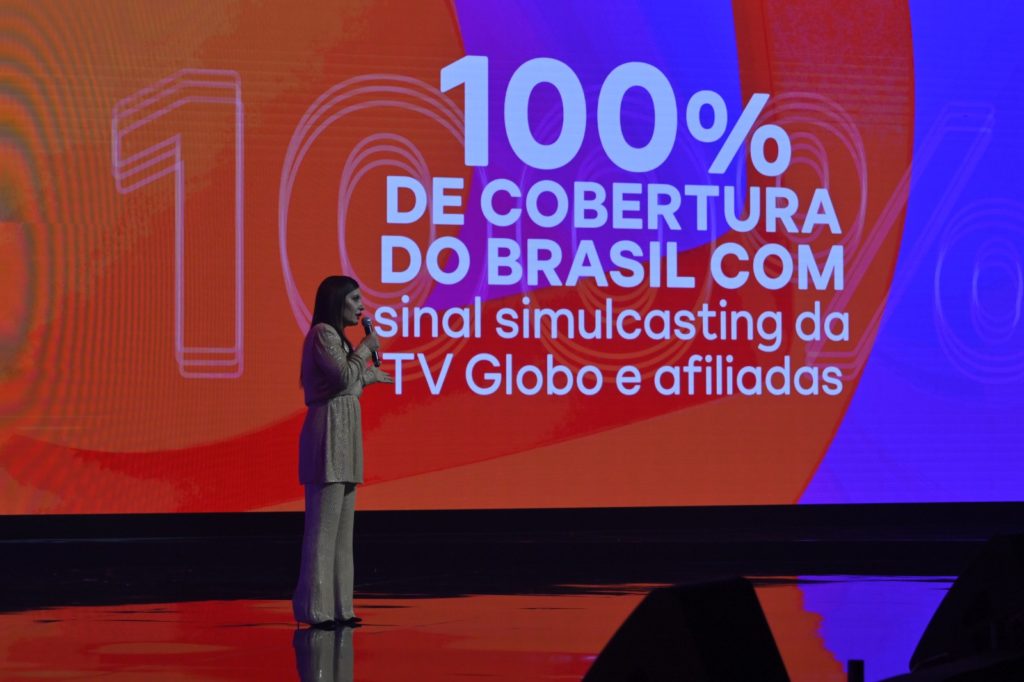 Manzar Feres, diretora de negócios integrados em publicidade, em evento da Globo para apresentar as estratégias de 2024 para o mercado publicitário (Foto: Divulgação)