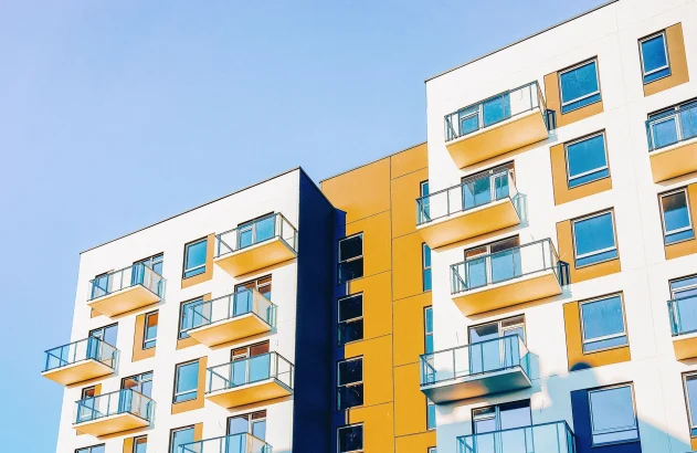 Fragmento de prédio de apartamentos; imoveis