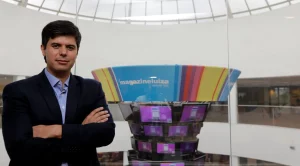 A imagem mostra o CEO do Magazine Luiza, Frederico Trajano. Via Bloomberg.