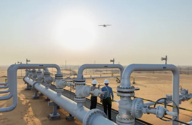 Drone da Aramco sobrevoa o campo de Khurais, na Arábia Saudita