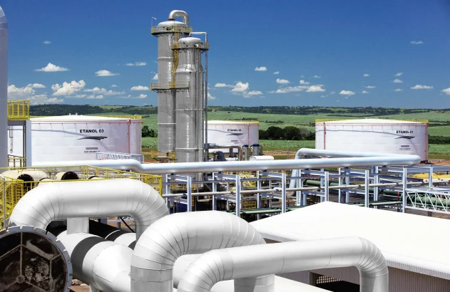 Planta de processamento de moinho industrial de cana-de-açúcar no Brasil; etanol; energia; biocombustivel