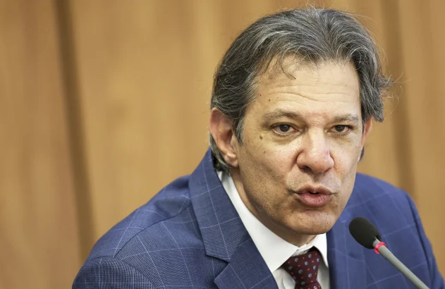 Brasília (DF), 22/04/2024 - O ministro da Fazenda, Fernando Haddad, durante entrevista coletiva após o lançamento do Programa Acredita, em cerimônia no Palácio do Planalto. Foto: Marcelo Camargo/Agência Brasil