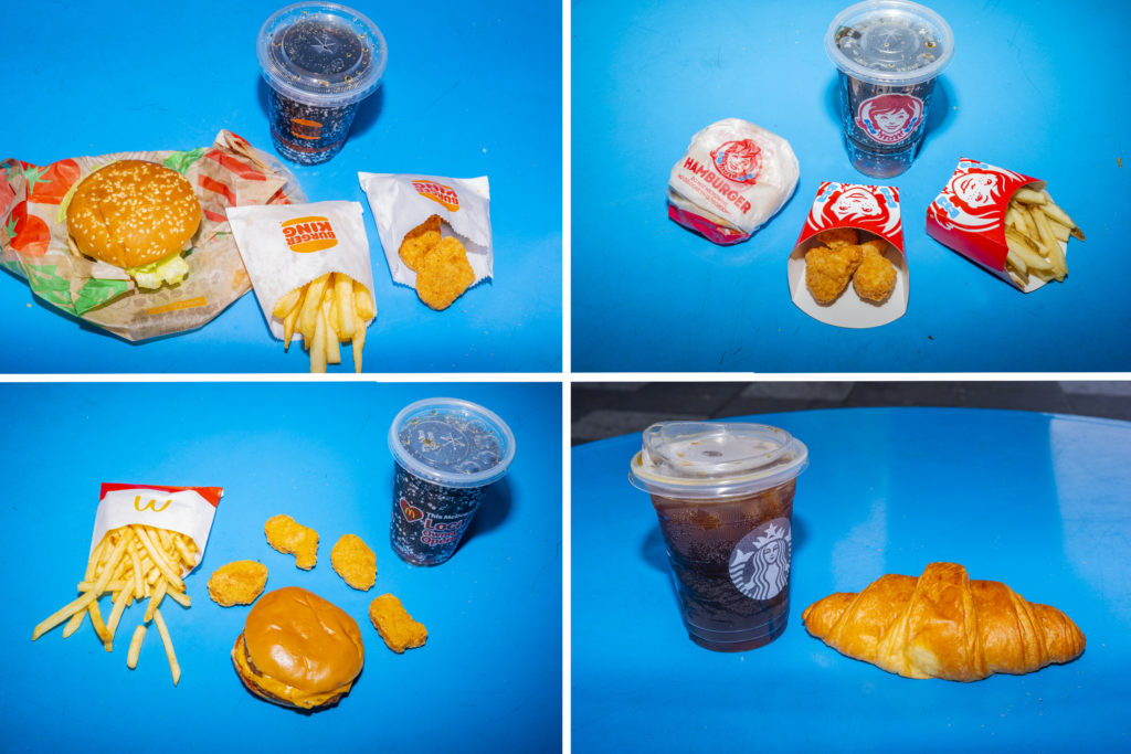 Burger King, Wendys, McDonalds e Starbucks oferecem refeições mais acessíveis.  Foto: Lucia Buricelli/Bloomberg 