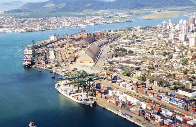 Vista aéra do Porto de Santos (SP)